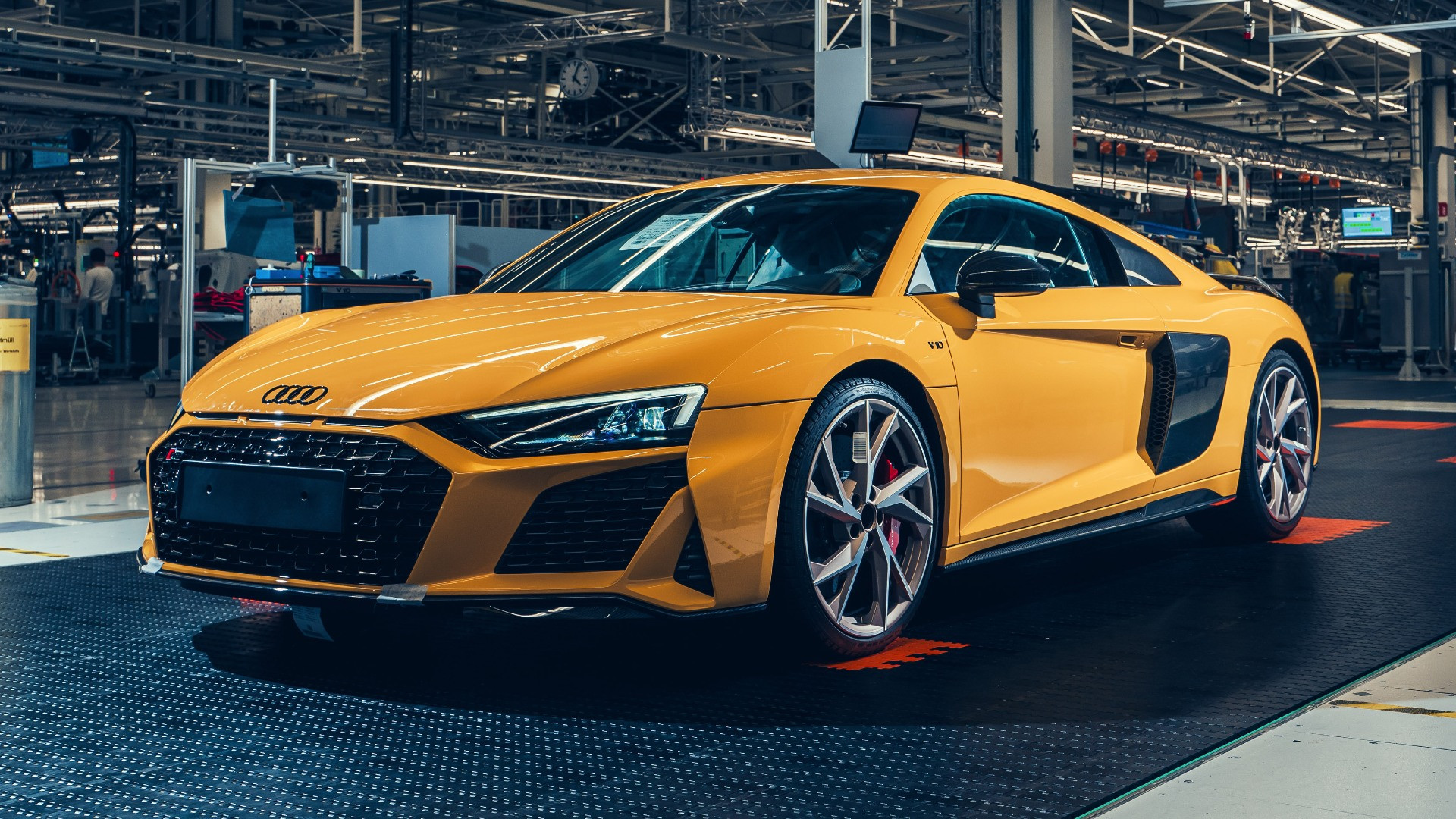 Siêu xe Audi R8 vừa được ông Đặng Lê Nguyên Vũ mua chính thức bị khai tử